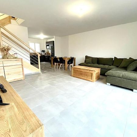 Villa 8 Personnes Bord De Mer Climatisee Сент-Мари-де-ла-Мер Экстерьер фото